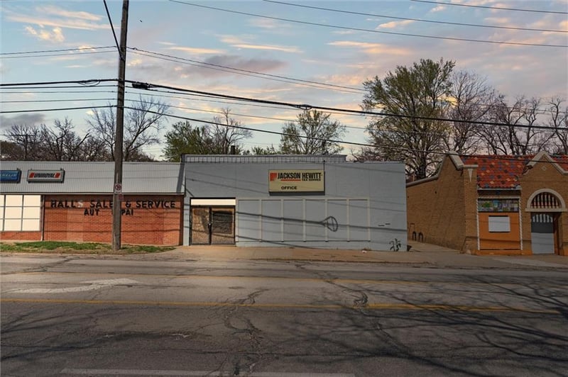 1308 63rd St, Kansas City, MO 64110