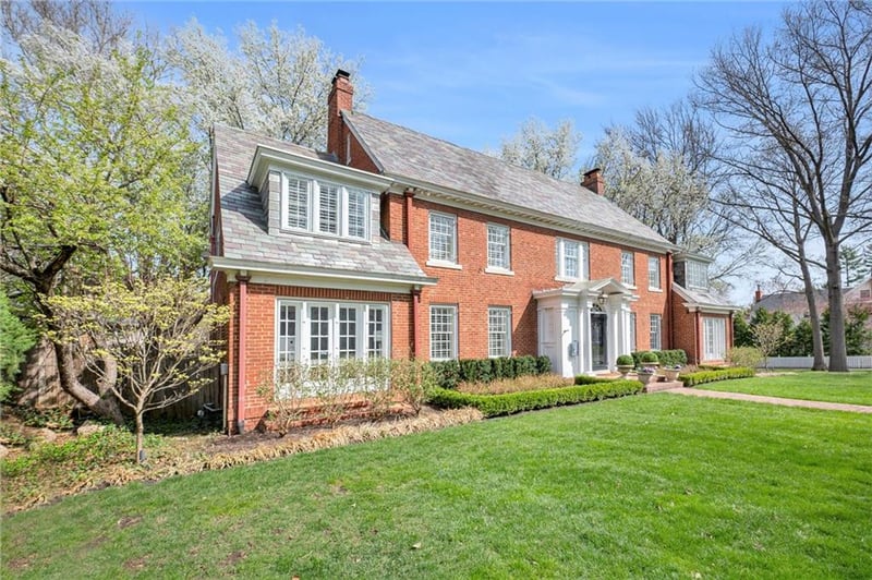 800 W 57 Ter, Kansas City, MO 64113
