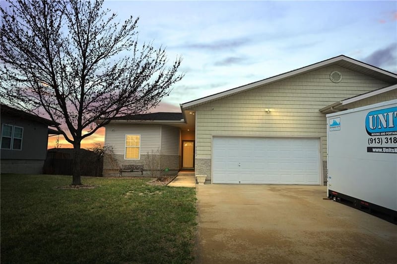 5007 Breckenridge Ave, Kansas City, MO 64136