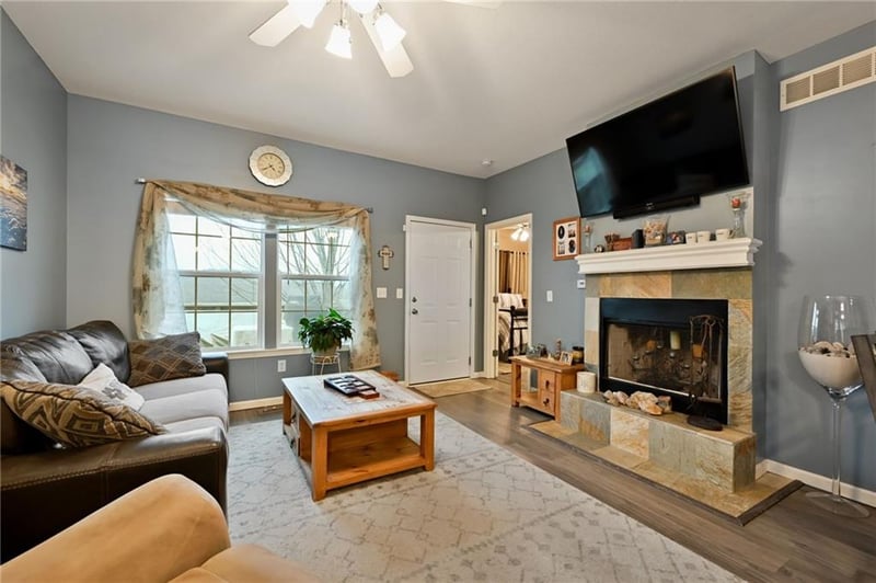 5007 Breckenridge Ave, Kansas City, MO 64136