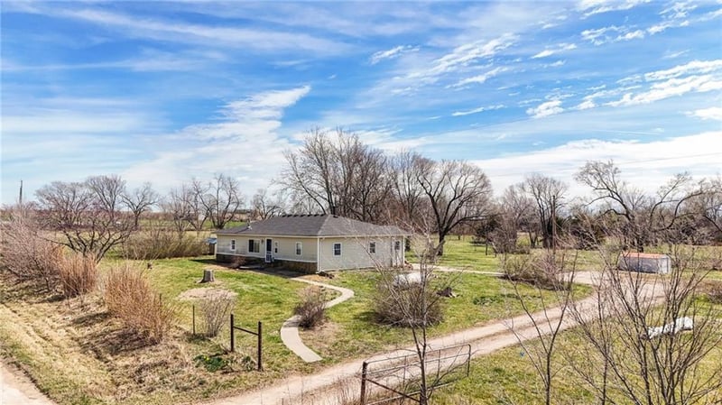 784 Woodson Rd, Overbrook, KS 66524