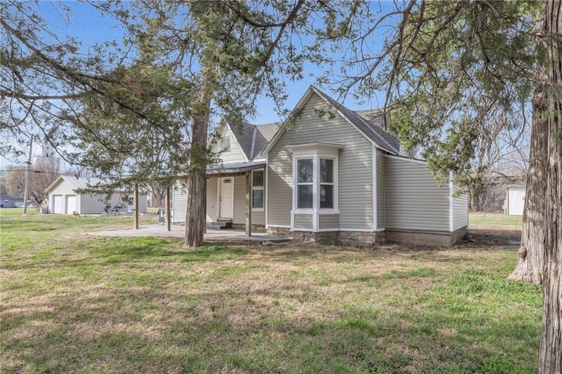 134 S Main St, Greeley, KS 66033
