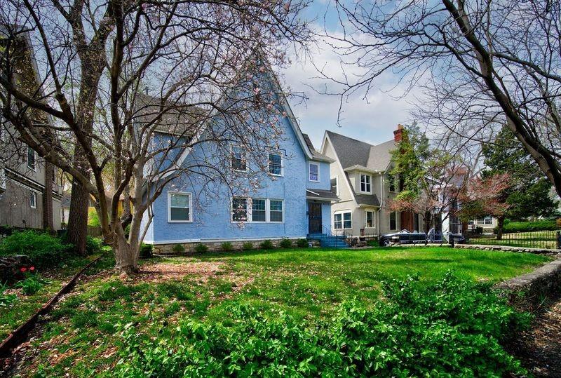 4322 Rockhill Rd, Kansas City, MO 64110