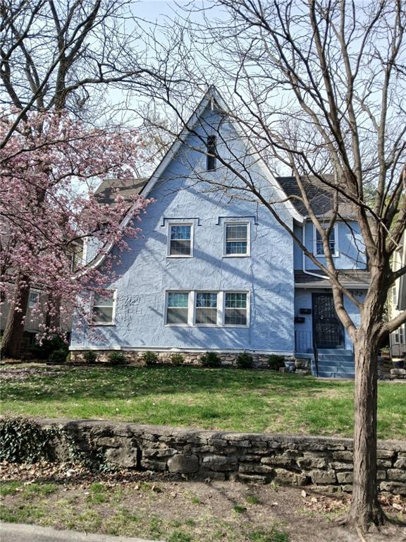 4322 Rockhill Rd, Kansas City, MO 64110