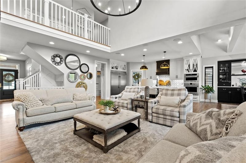 18050 N Peach Blossom Dr, Platte City, MO 64079