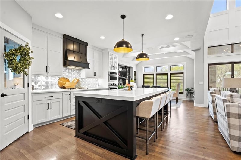 18050 N Peach Blossom Dr, Platte City, MO 64079