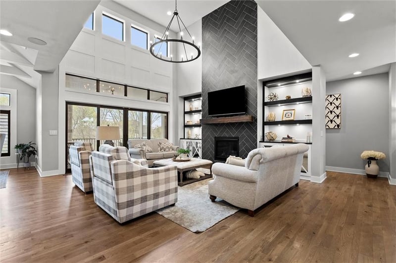 18050 N Peach Blossom Dr, Platte City, MO 64079
