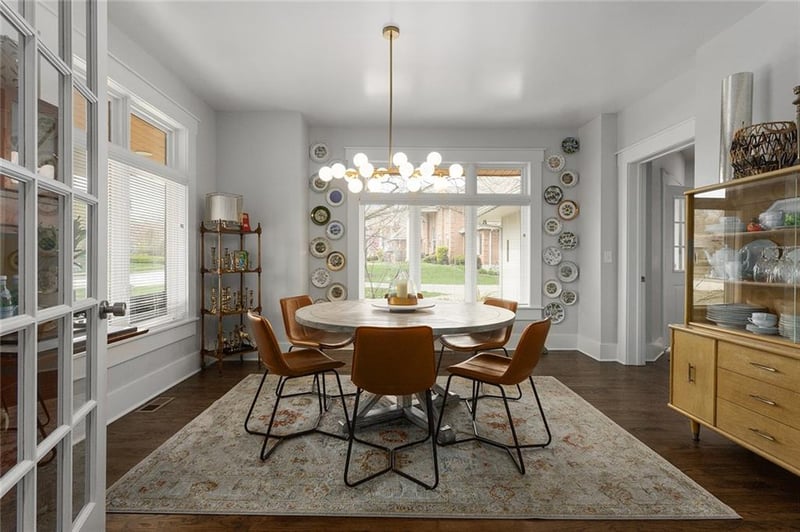 1401 Woodbury Ln, Liberty, MO 64068