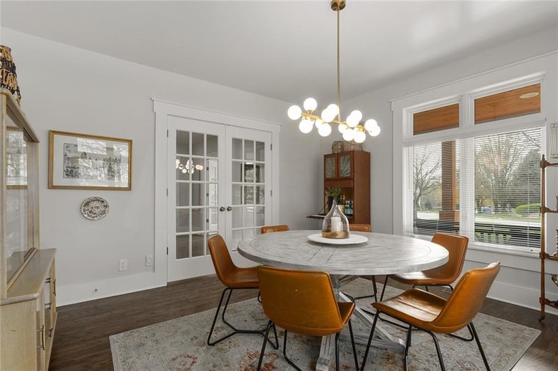 1401 Woodbury Ln, Liberty, MO 64068