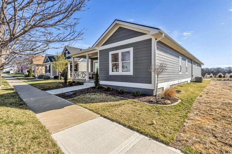 8137 N Farley Ave, Kansas City, MO 64158