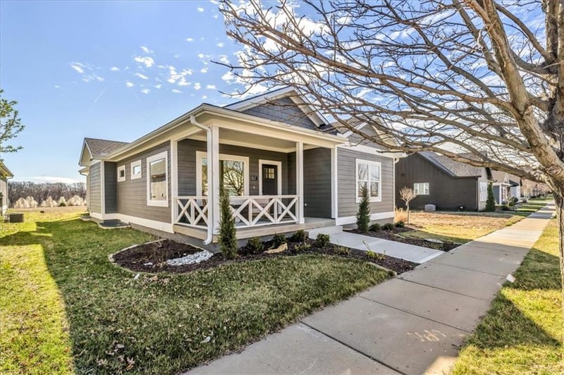 8137 N Farley Ave, Kansas City, MO 64158