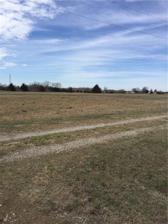 93 Skyline Cir, Mound City, KS 66056