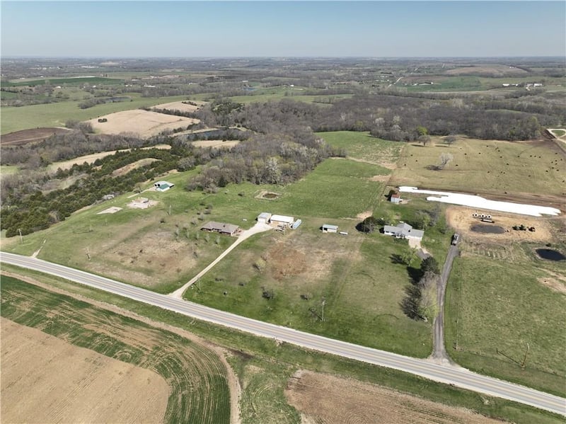16468 K 16 Hw, Oskaloosa, KS 66066