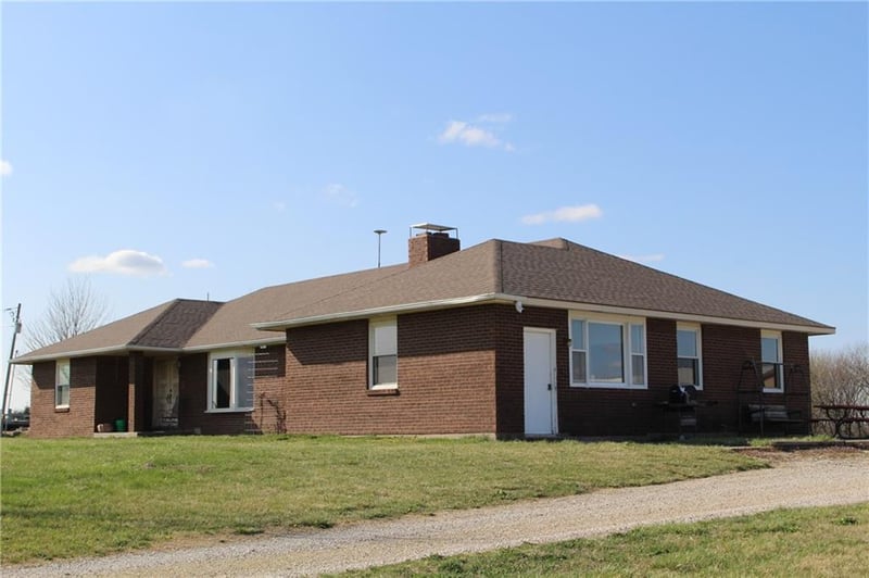 16468 K 16 Hw, Oskaloosa, KS 66066