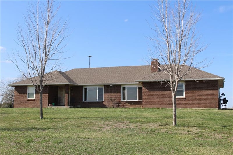 16468 K 16 Hw, Oskaloosa, KS 66066