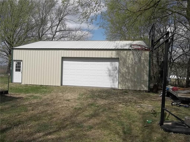 214 Watermelon Rd, Thayer, KS 66776