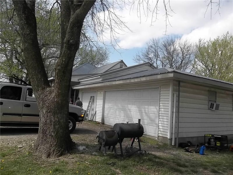 214 Watermelon Rd, Thayer, KS 66776