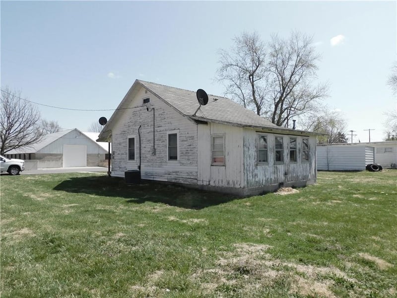 411 John St, Effingham, KS 66023