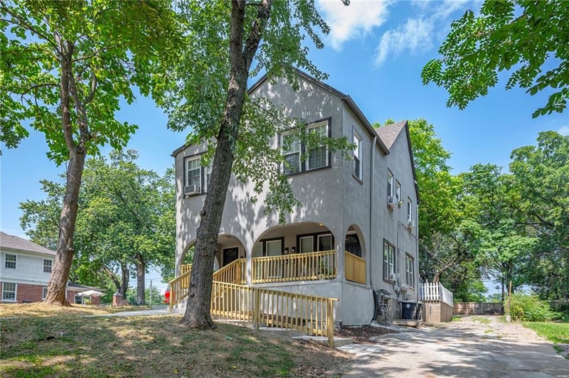 3318 10 St, Kansas City, MO 64127