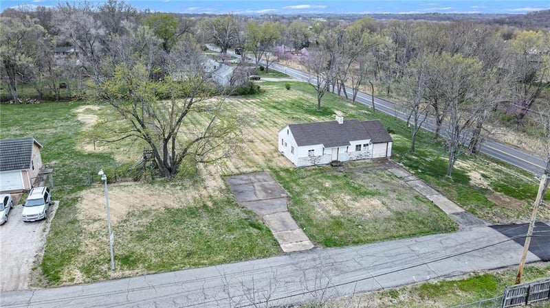 626 E 127th St, Kansas City, MO 64145