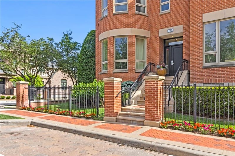 4930 Central St, Kansas City, MO 64112