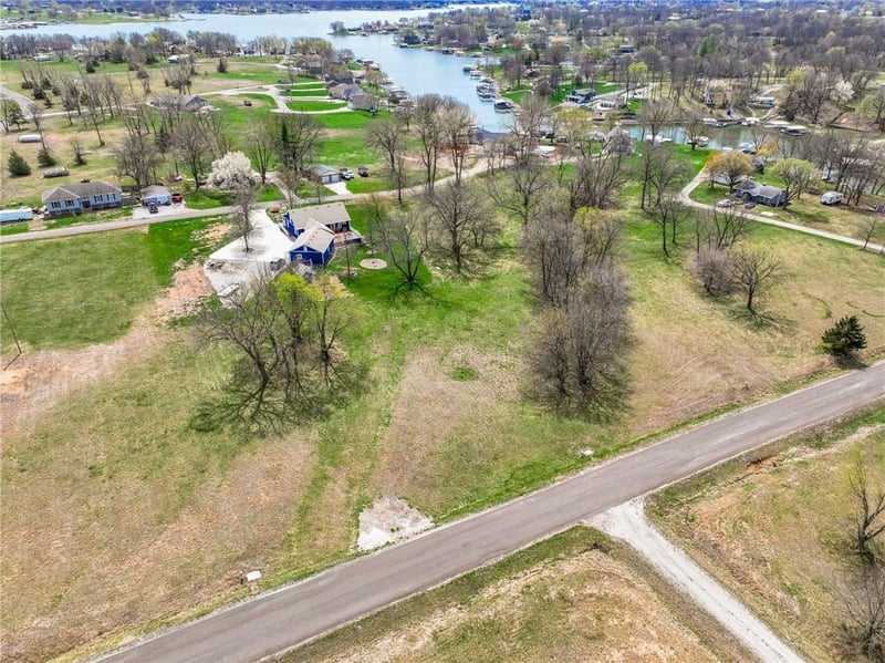 Lake Viking Ter, Gallatin, MO 64640