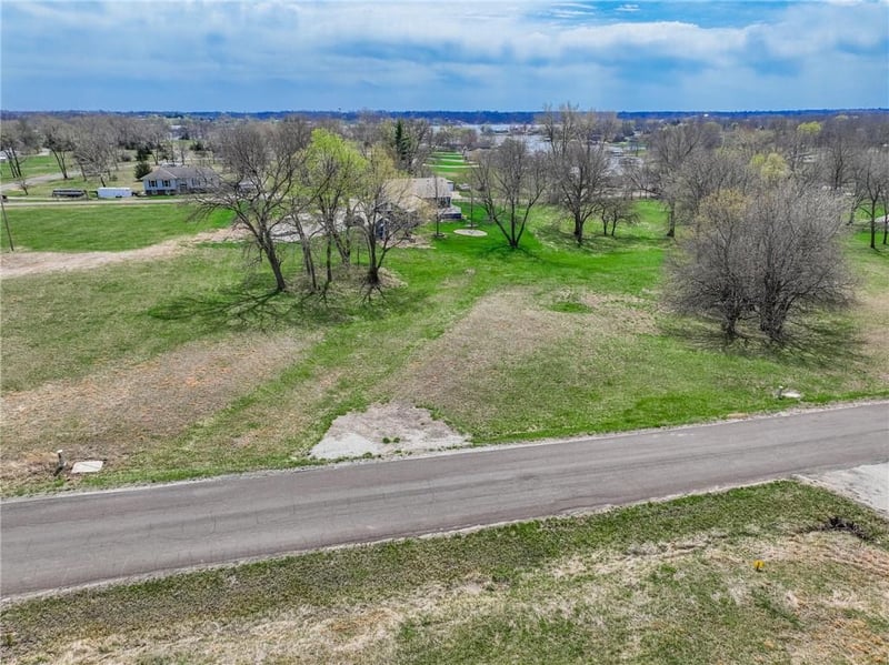 Lake Viking Ter, Gallatin, MO 64640