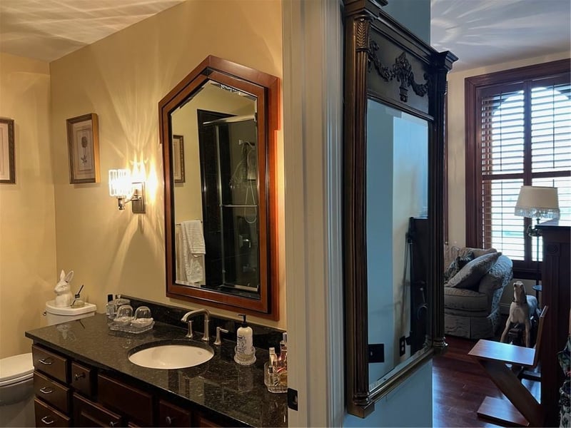 612 Central St #501-502, Kansas City, MO 64105