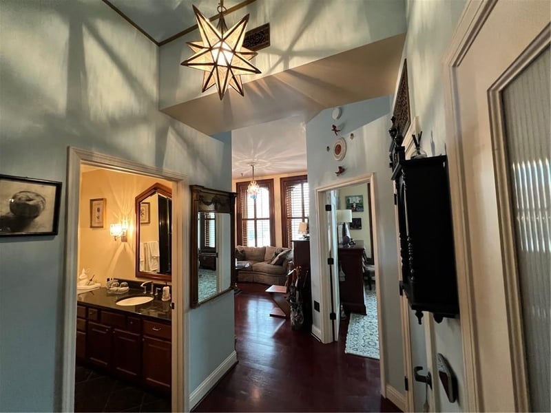 612 Central St #501-502, Kansas City, MO 64105