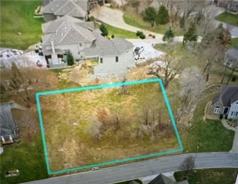 6201 Upper Wood Rd, Lee's Summit, MO 64064