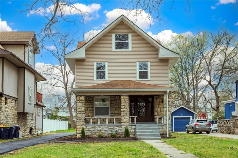 2933 Lockridge St, Kansas City, MO 64128