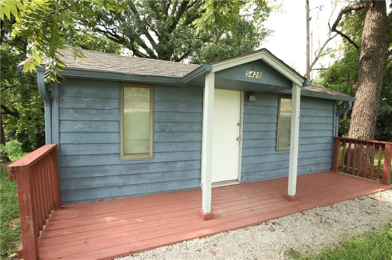 5428 Houston Lake Dr, Kansas City, MO 64151