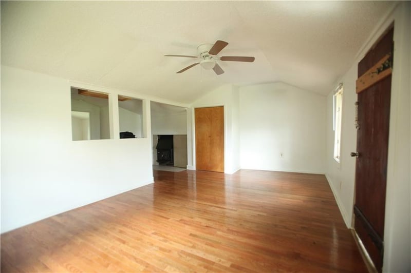 5428 Houston Lake Dr, Kansas City, MO 64151