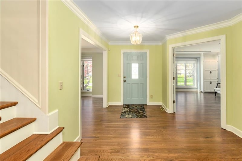 4823 W 90th St, Prairie Village, KS 66207