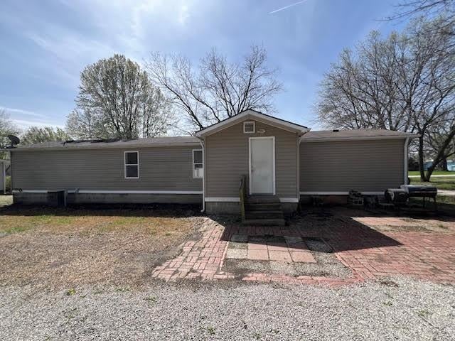 614 6th St, Lane, KS 66042