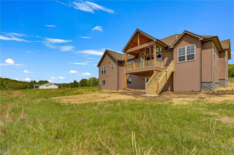 2017 Vilas St, Leavenworth, KS 66048