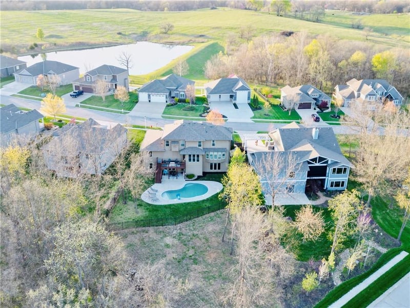 12747 Hubbard Rd, Kansas City, KS 66109