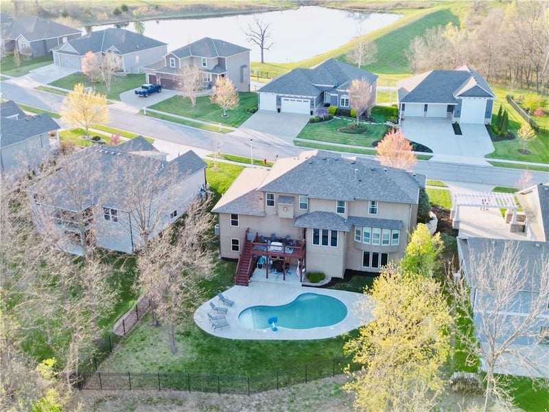 12747 Hubbard Rd, Kansas City, KS 66109