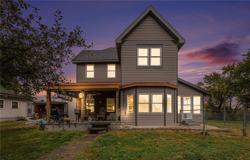 705 6th St, Trenton, MO 64683