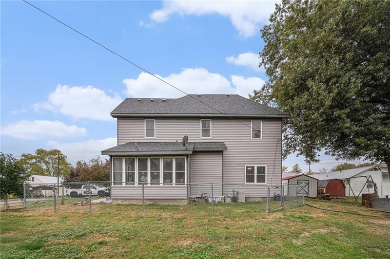 705 6th St, Trenton, MO 64683