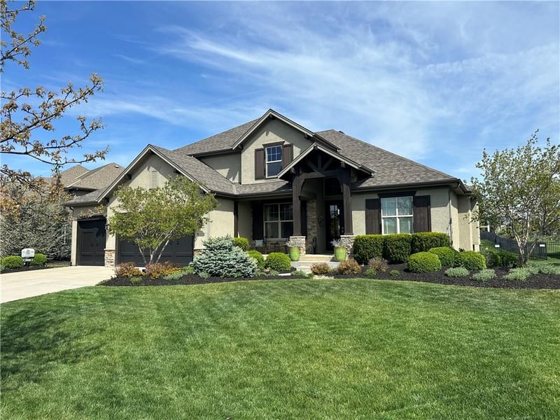10418 W 168th Ter, Overland Park, KS 66062