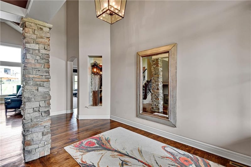 10418 W 168th Ter, Overland Park, KS 66062