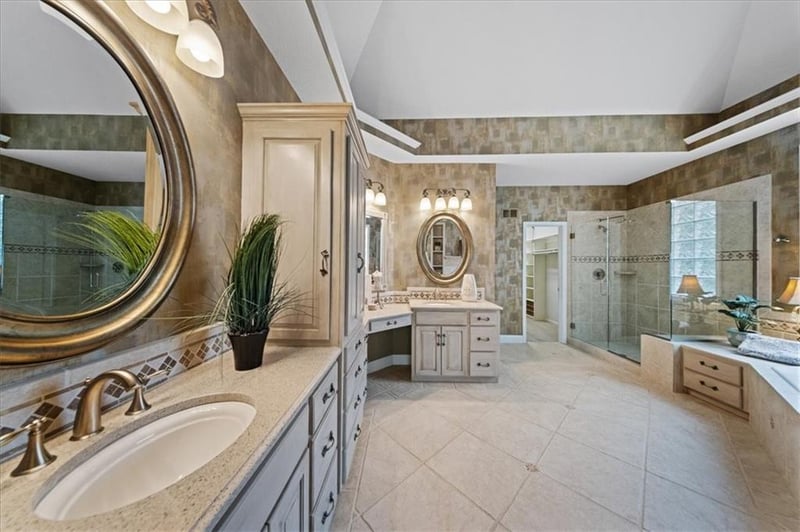 6119 W 128th St, Overland Park, KS 66209