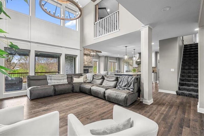 8908 N Crescent Ave, Kansas City, MO 64157