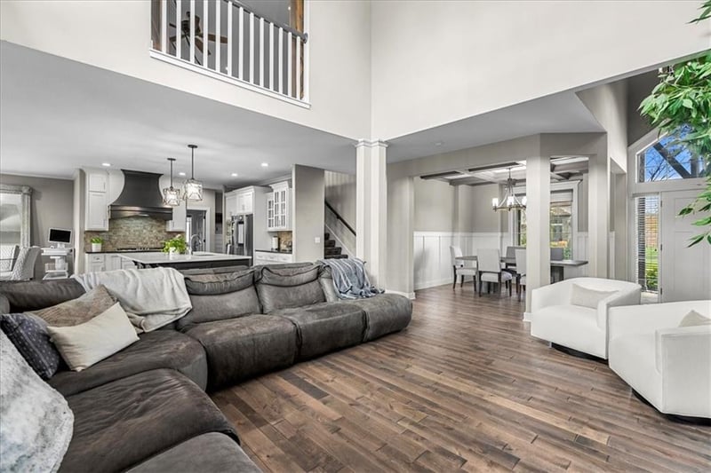8908 N Crescent Ave, Kansas City, MO 64157