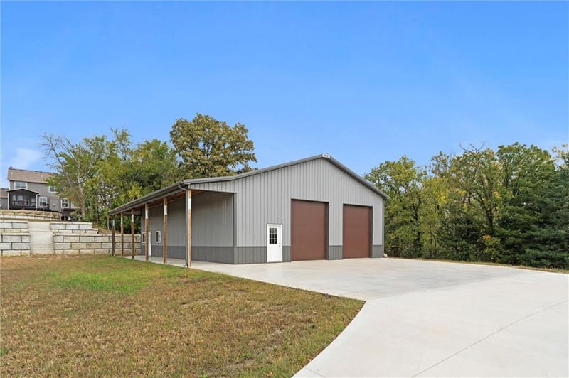 17200 Abby Ln, Tonganoxie, KS 66086