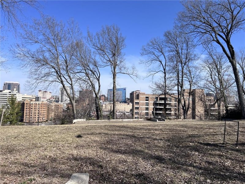 606 49th Ter, Kansas City, MO 64112