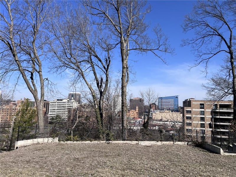 606 49th Ter, Kansas City, MO 64112