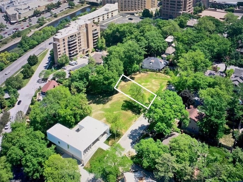 606 49th Ter, Kansas City, MO 64112