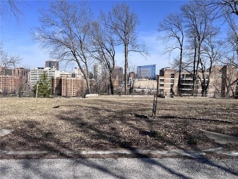 606 49th Ter, Kansas City, MO 64112